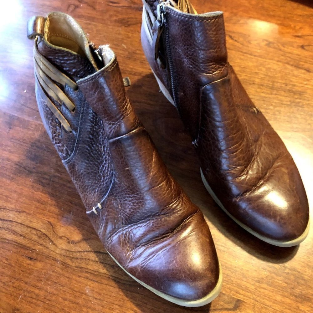 Comfortiva‎ Womens Kinsley Bootie- Size 6.5